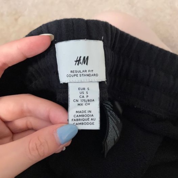 H&M Men Size S black shorts - Picture 4 of 4